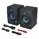 L’Eris 4.5BT 2nd Gen de Presonus s’adresse à tous les utilisateurs qui recherchent une écoute fiable à petit prix. Sa coque compacte convient particulièrement aux espaces réduits des studios de youtubers et de podcasters, mais aussi aux home-studios de production musicale ou vidéo – une tendance confirmée par le woofer de 4,5 pouces, idéal en utilisation de proximité. Pour l’adaptation acoustique à l’espace de travail, on trouvera simplement deux filtres en plateau, respectivement pour les basses et les aigus (+/- 6dB). Pour optimiser le rendu des sub-basses, on recourra à un caisson dédié tel que l’Eris Sub 8BT._Paire d'enceinte de studio active (copie)